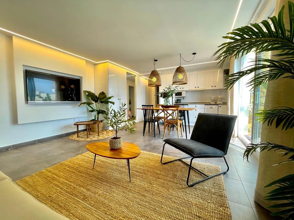 Seahomes Vacations - Marina Boutique Design Santa Susanna Spagna