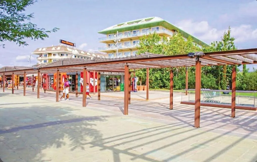 Seahomes Vacations - Marina Boutique Design Santa Susanna 0*,